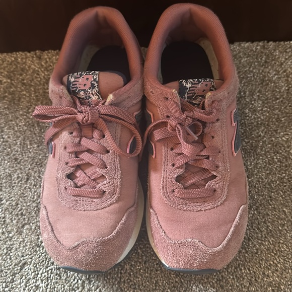 New Balance Women's Sneakers in Pink and Black - Picture 2 of 6